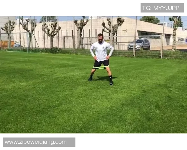 腿部力量与速度的完美结合揭秘腿最粗足球明星的训练秘诀与饮食习惯