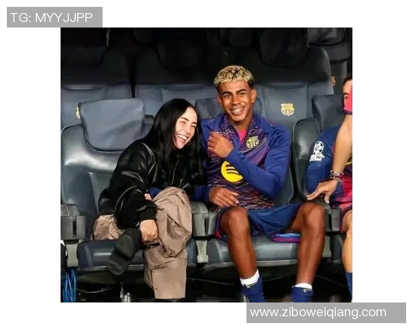 足球明星乘飞机视频揭秘他们的私人生活与旅行趣事 足球明星乘飞机视频揭秘他们的私人生活与旅行趣事