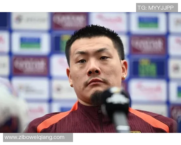 足球明星耳钉时尚潮流解析展现个性与风格的完美结合