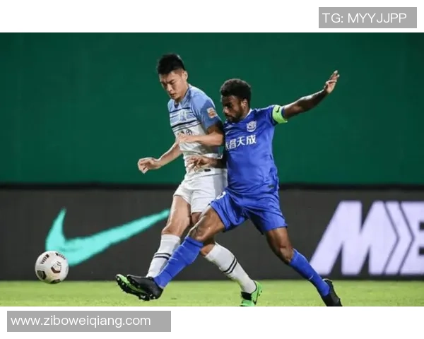 重庆足球队以67分领跑冠军赛积分榜展现强劲实力 重庆足球队以67分领跑冠军赛积分榜展现强劲实力